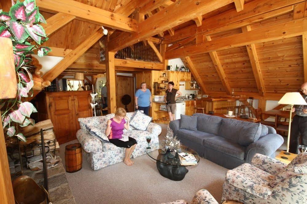 Sunny Rock Bed & Breakfast Minden Exteriör bild